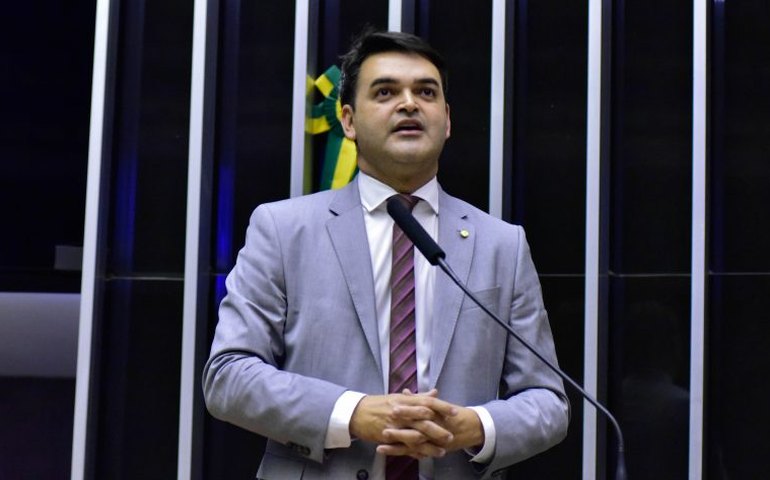 Câmara aprova projeto que altera prazos da Lei da Ficha Limpa