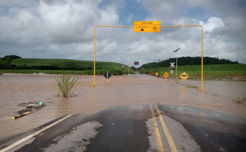 Vejas os trechos de rodovias comprometidos por causa do volume das águas em Alagoas