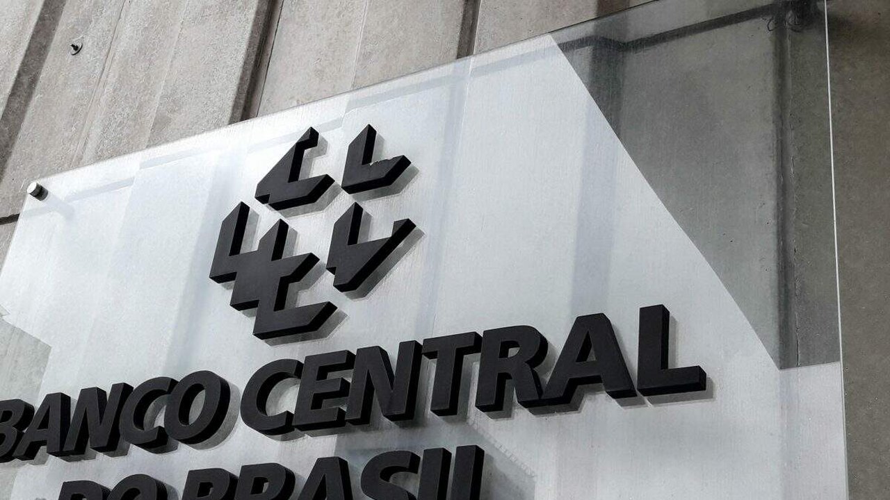 Cerca de 40 milhões de pessoas no Brasil fizeram 1ª transferência com PIX, diz BC
