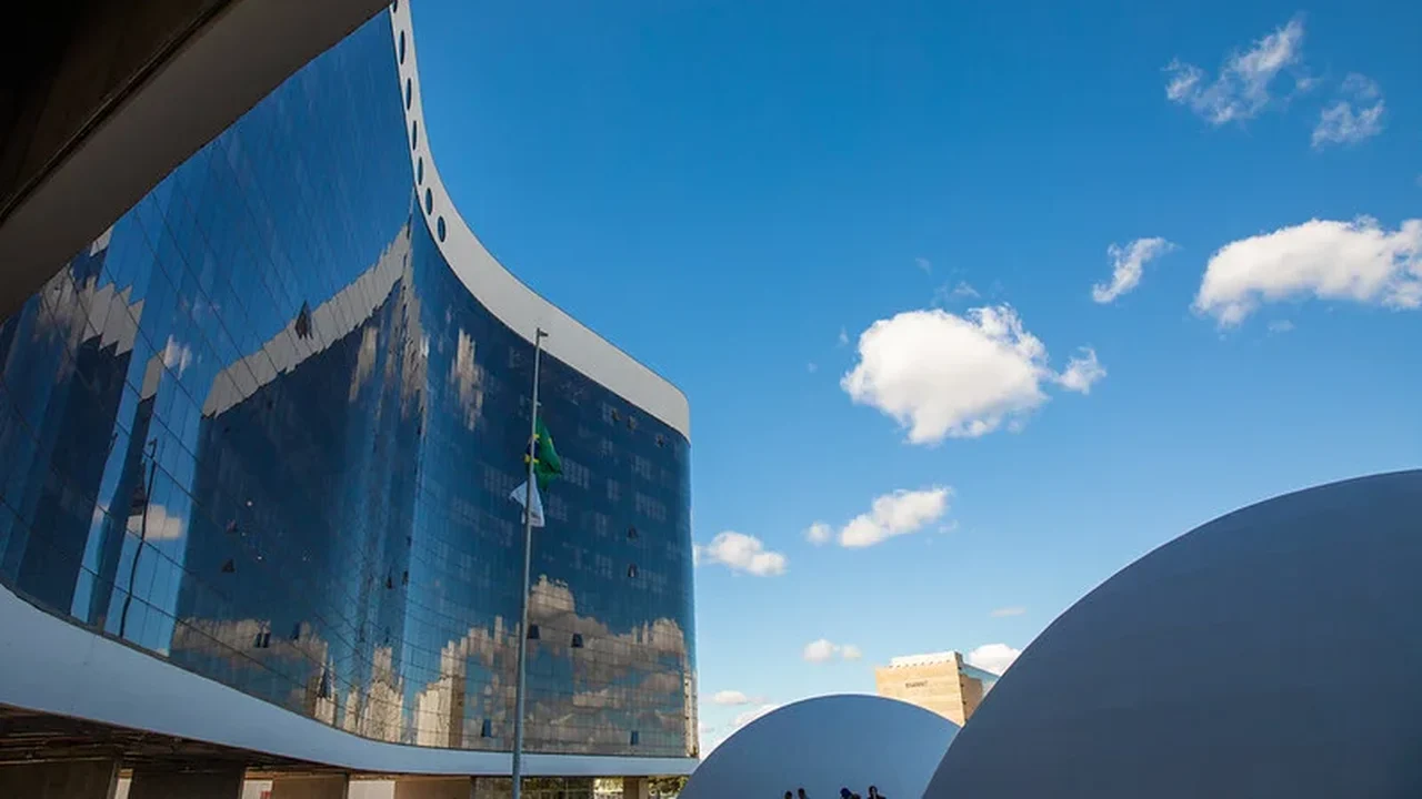 PL aciona TSE e alega excesso de gastos em publicidade do governo Lula