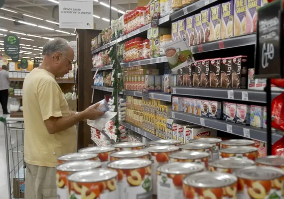 Inflação em março aumenta impulsionada por alta nos preços de alimentos e gasolina