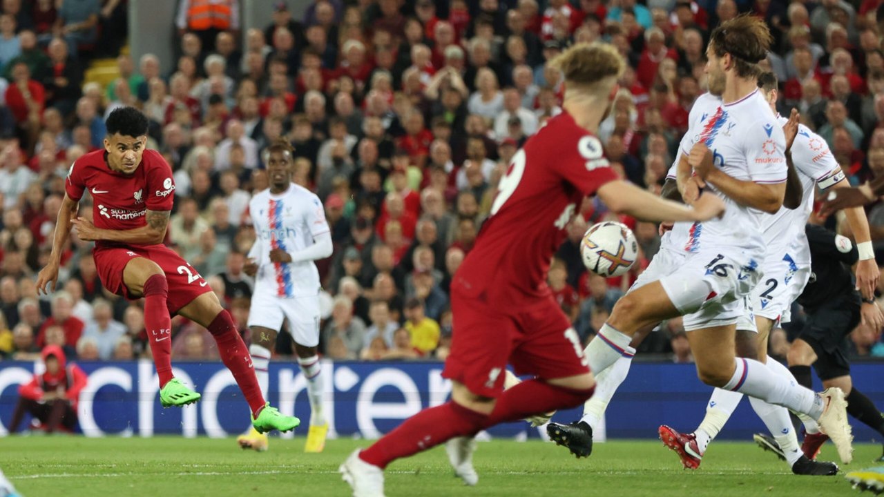 Liverpool busca empate com Crystal Palace após expulsão de Núñez por agressão