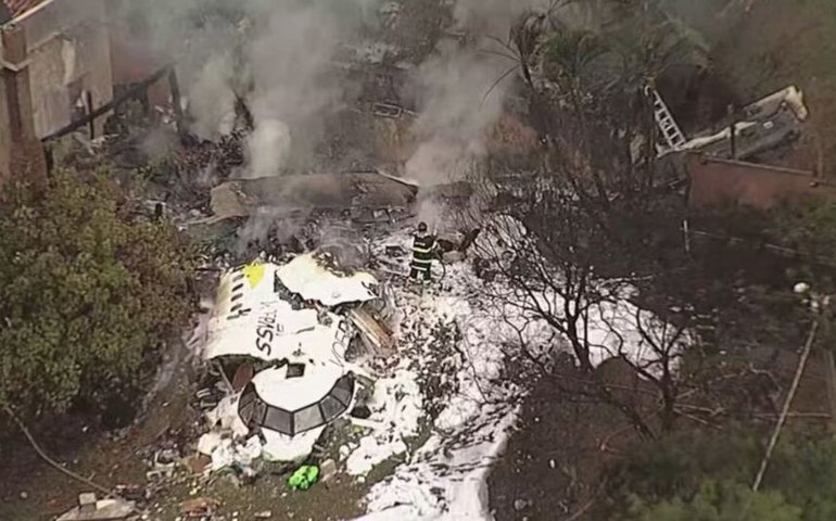 Vizinhos abrem suas casas para apoiar trabalho dos bombeiros