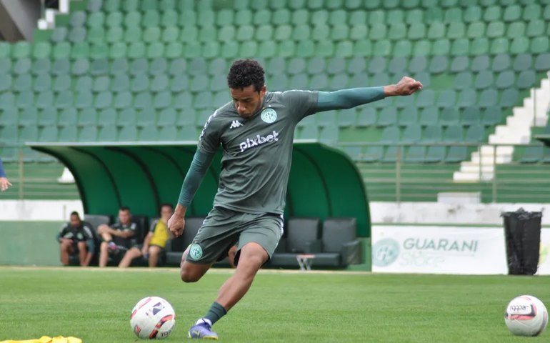 Guarani renova contrato com o lateral-direito Diogo Mateus até o fim de 2023