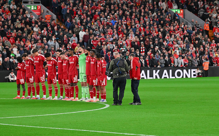 Reservas do Liverpool sofrem, mas eliminam o Southampton na Copa da Liga Inglesa