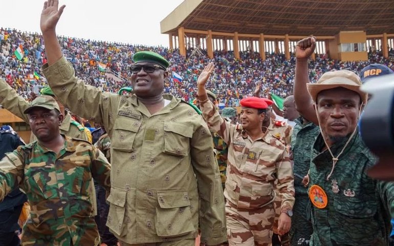 União Africana suspende Níger, mas demonstra cautela sobre possível intervenção militar 