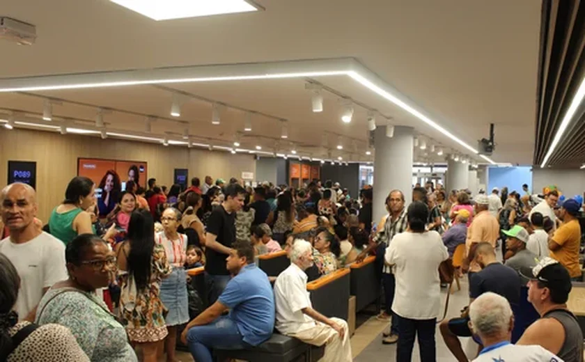 Agência bancária é autuada por deixar clientes esperando por mais de três horas