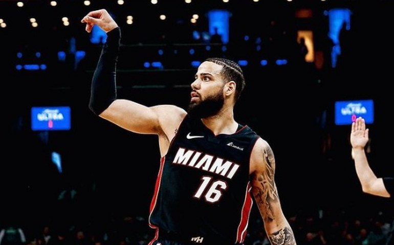 Heat bate recorde, derruba Celtics fora de casa e empata série nos playoffs da NBA