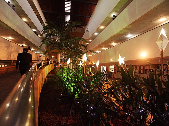 Fórum do Barro Duro ganha decoração especial de fim de ano