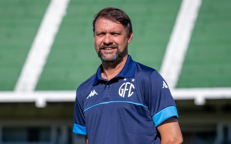 Guarani demite o técnico Maurício Souza após início ruim na Série C