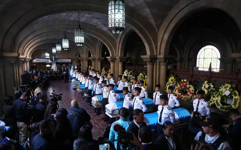 Número de mortos sobe para 9 em ataques de gangues contra a polícia guatemalteca, enquanto o estado de emergência é declarado