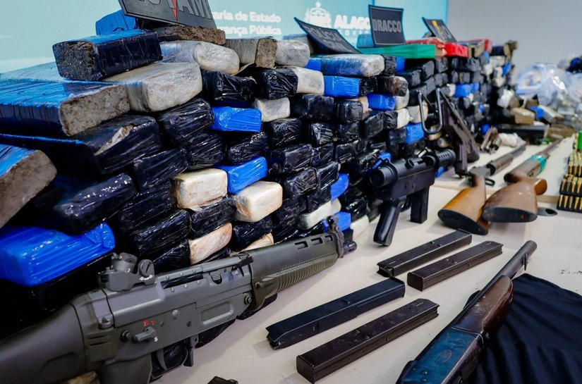 Alagoas apreende mais de 2,8 toneladas de drogas e 1.655 armas em 2025