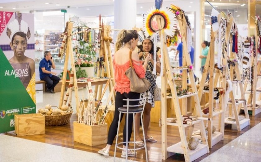 Dia do Índio é comemorado com exposição de artesanato indígena no Parque Shopping