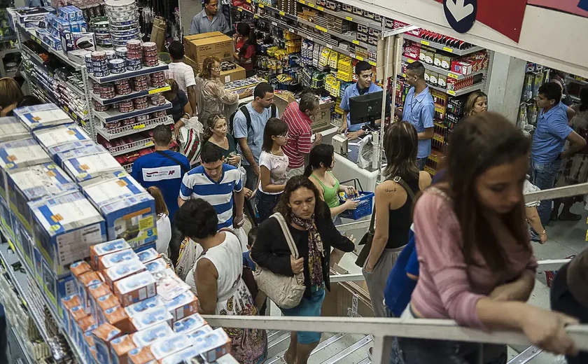 Aumenta o endividamento das famílias brasileiras em abril