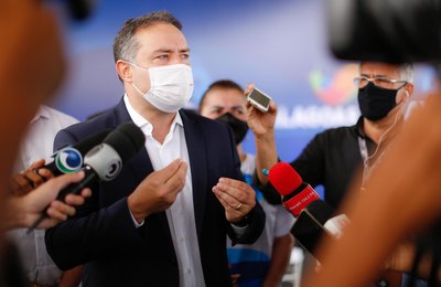 Governador anuncia dose de reforço para profissionais da saúde e idosos acima de 60 anos 