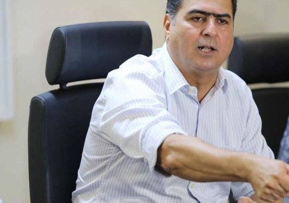 Prefeito de Cuiabá é afastado em investigação sobre irregularidade na Saúde