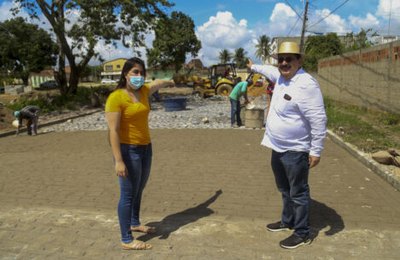 Prefeito de Rio Largo fiscaliza obras de drenagem no conjunto Vila Rica 