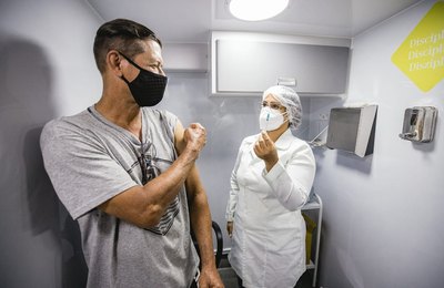 Graciliano Ramos recebe ônibus da vacina nesta terça