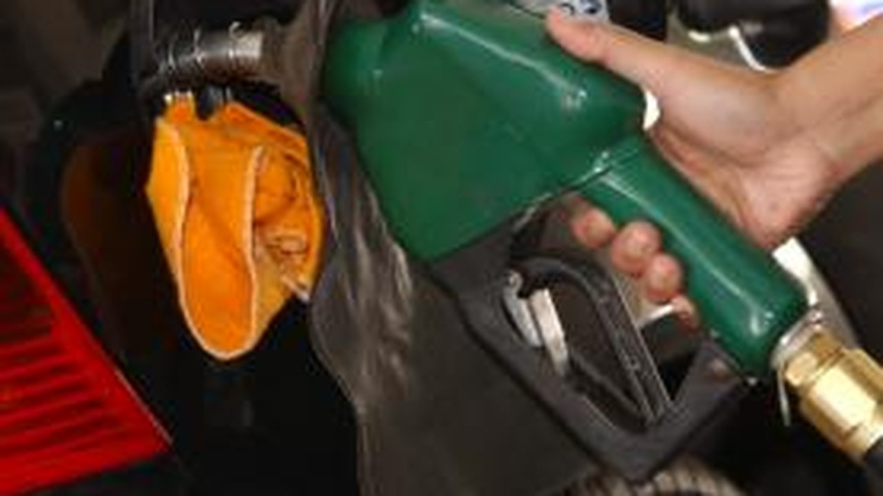 Diesel S-10 supera R$ 8 em SP e preço médio da gasolina atinge R$ 7,202, diz ANP