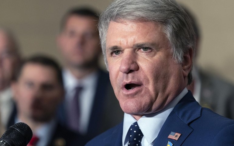 China impõe sanções contra deputado americano por visita a Taiwan