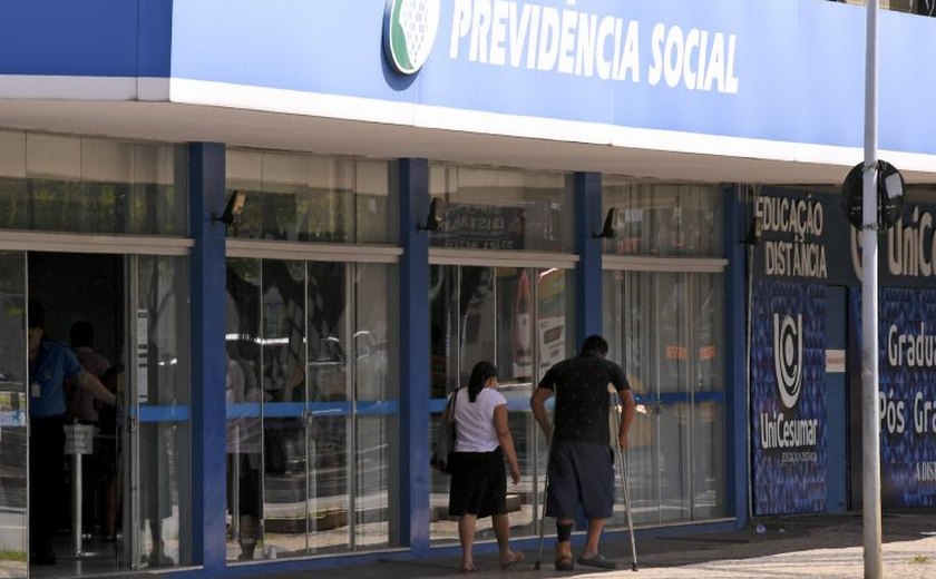INSS: Senado aprova programa de 'bônus' a servidores para acelerar análises de benefícios