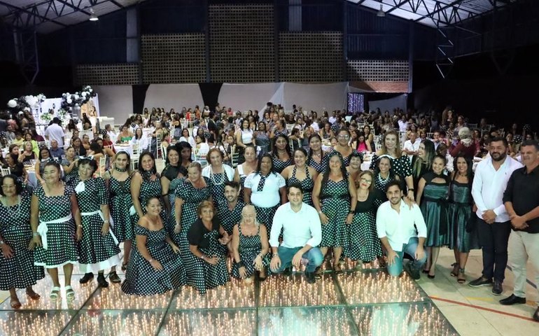 Assistência Social de Santana do Mundaú celebra dia das mães com grande baile