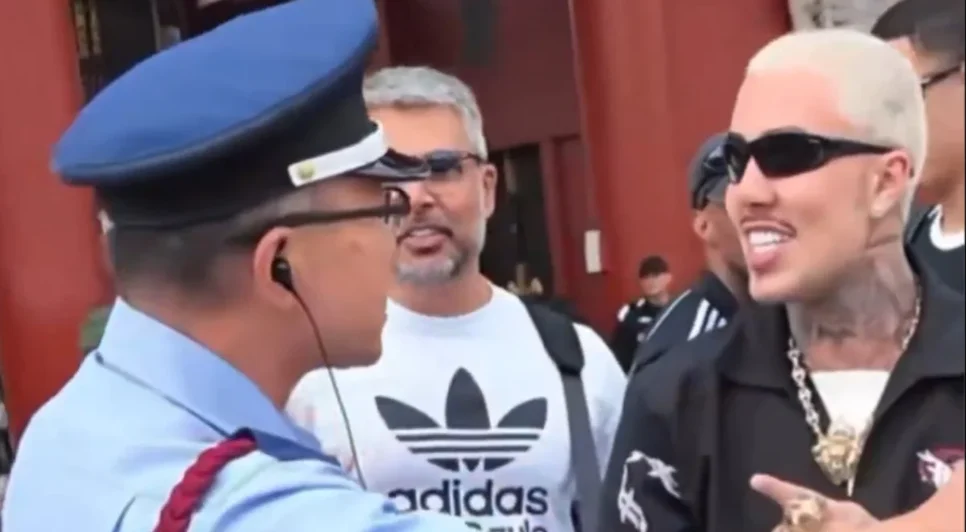 Vídeo de MC Daniel sendo enquadrado em templo no Japão viralizou nas redes sociais