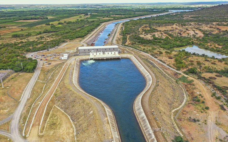 Comissão do governo visita obras da transposição do São Francisco