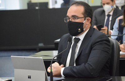 Davi Maia quer esclarecimentos do governador da Bahia sobre compra de respiradores
