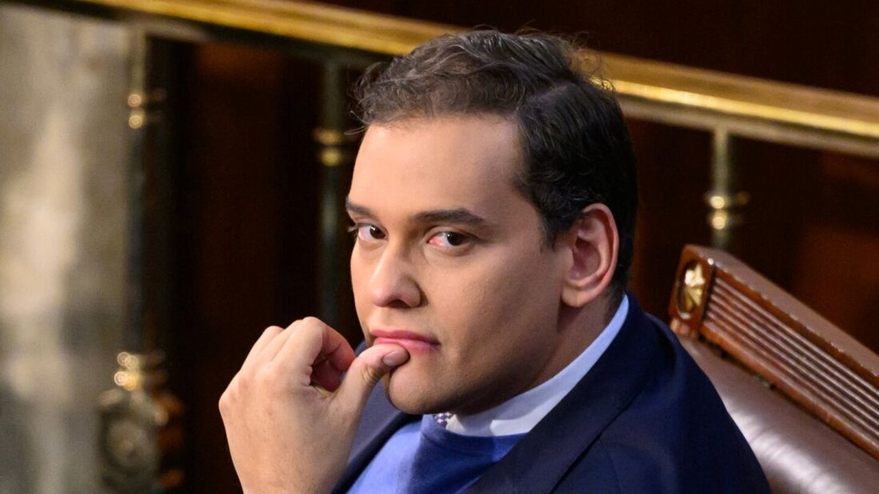 Ex-deputado George Santos se declara culpado em uma série de crimes para evitar julgamento nos EUA