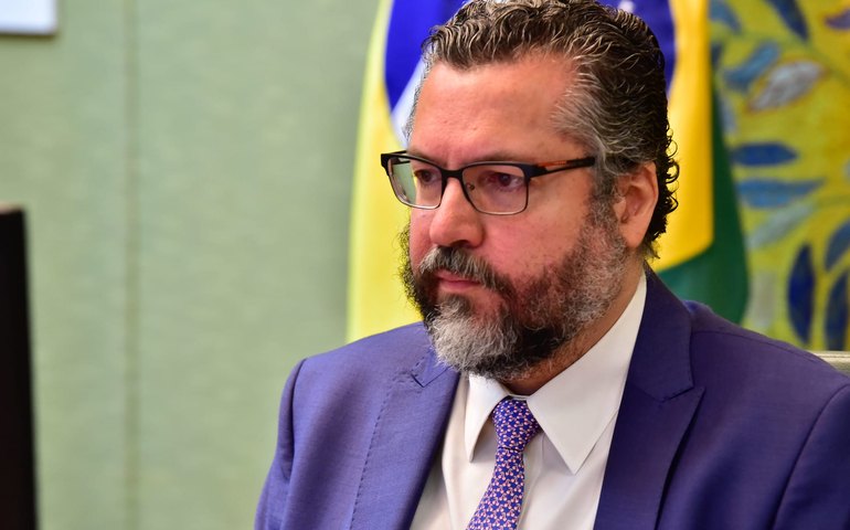 CPI abre sessão em que ouvirá ex-chanceler Ernesto Araújo