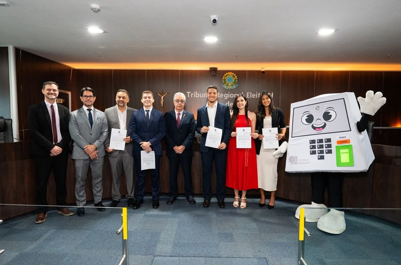 TRE/AL empossa cinco novos técnicos judiciários aprovados no Concurso Unificado da Justiça Eleitoral