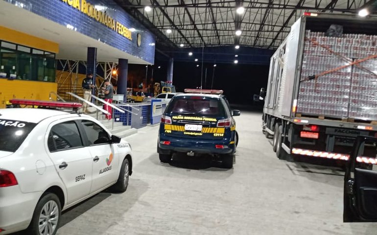 Operação conjunta flagra mais de 58 mil latas de cerveja sem nota fiscal em Alagoas