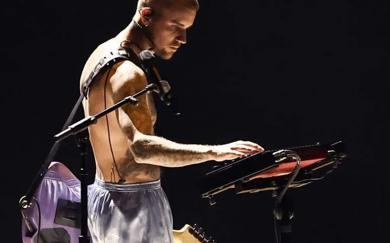 Show de Justin Bieber no Coachella surpreende e emociona fãs