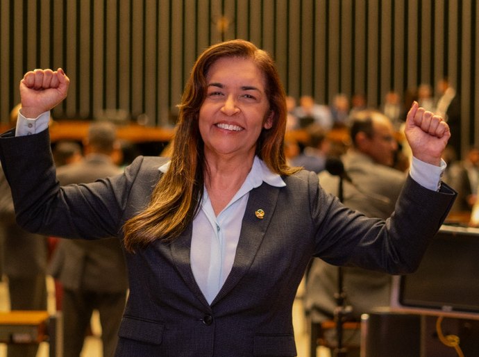 Projeto da Dra Eudócia, Câmara dos Deputados aprova marco brasileiro para desenvolvimento e pesquisa de vacina contra o câncer