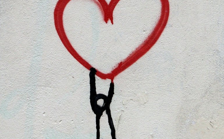 Só o Amor Constrói