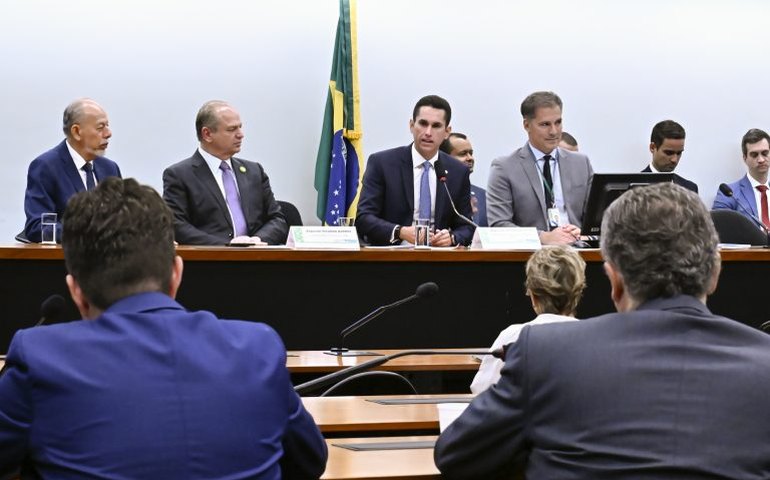 Comissão Mista de Orçamento elege Domingos Neto para a presidência
