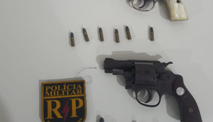 Grupo em posse ilegal de arma de fogo é preso no Santa Maria