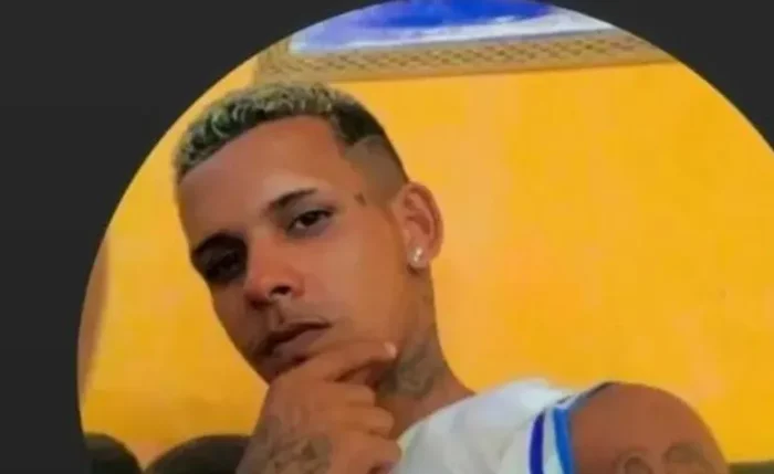 Davi Tavares, de 23 anos, foi baleado em São Brás e morreu após ser socorrido ao Hospital de Emergência Davi Tavares, de 23 anos, foi baleado em São Brás e morreu após ser socorrido ao Hospital de Emergência