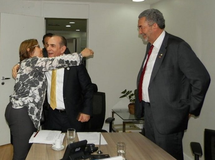 Prefeita Célia defende novo teto com ministro da Saúde