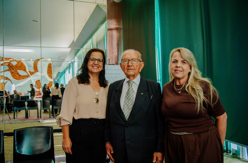 Prata da Casa: Escritor Givaldo Peixoto na Bienal de Pernambuco com palestra  inspiradora; Studio Palma assina agenciamento literário