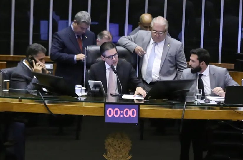 Câmara aprova urgência para proposta que reduz benefícios fiscais