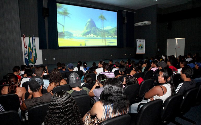 Esmal exibe filme sobre violência para educadores da rede pública municipal