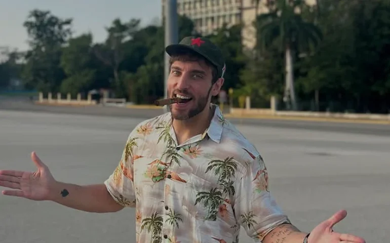 'Nunca fiz piadas sobre a morte de Preta Gil', afirma Léo Lins