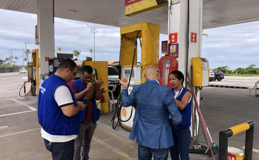 Procon/AL aplica autos de infração em postos de combustíveis em Maceió por preços acima da média