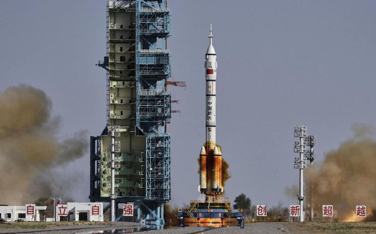 China lança foguete Shenzhou-20 com 3 taikonautas para missão de 6 meses na estação Tiangong