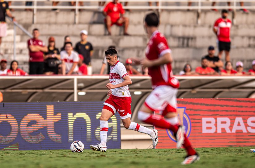 CRB vence Vila Nova por 2 a 0 e despede do Rei Pelé na temporada