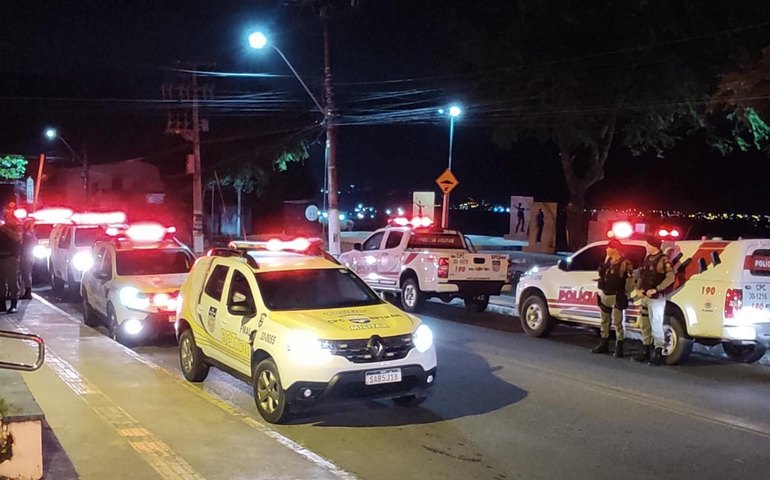 Comandante do 5°BPM e sargento são baleados em troca de tiros no Benedito Bentes