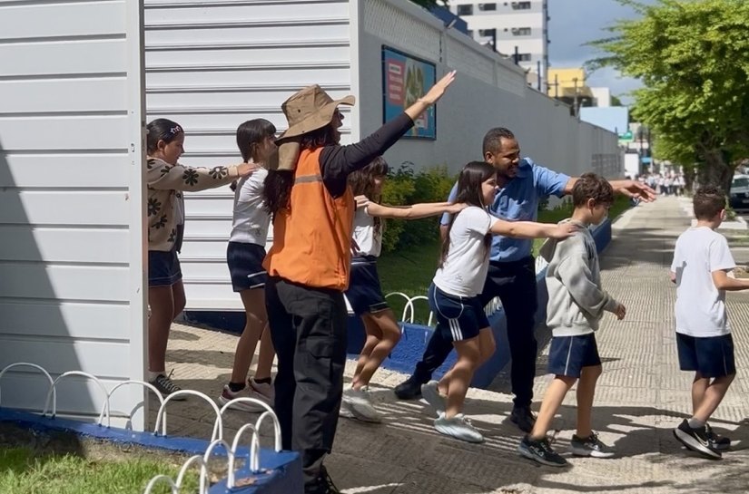 Defesa Civil de Maceió acompanha simulado de evacuação em colégio no bairro do Farol