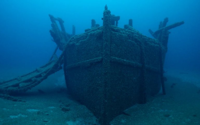 Destroços de navio de 27 metros aparecem no Canadá, e moradores tentam desvendar as 'origens misteriosas' da embarcação